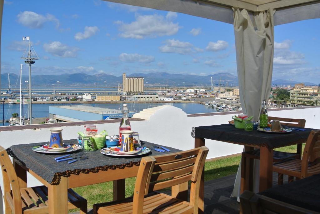 مبيت وإفطار كالياري Marina Di Castello المظهر الخارجي الصورة
